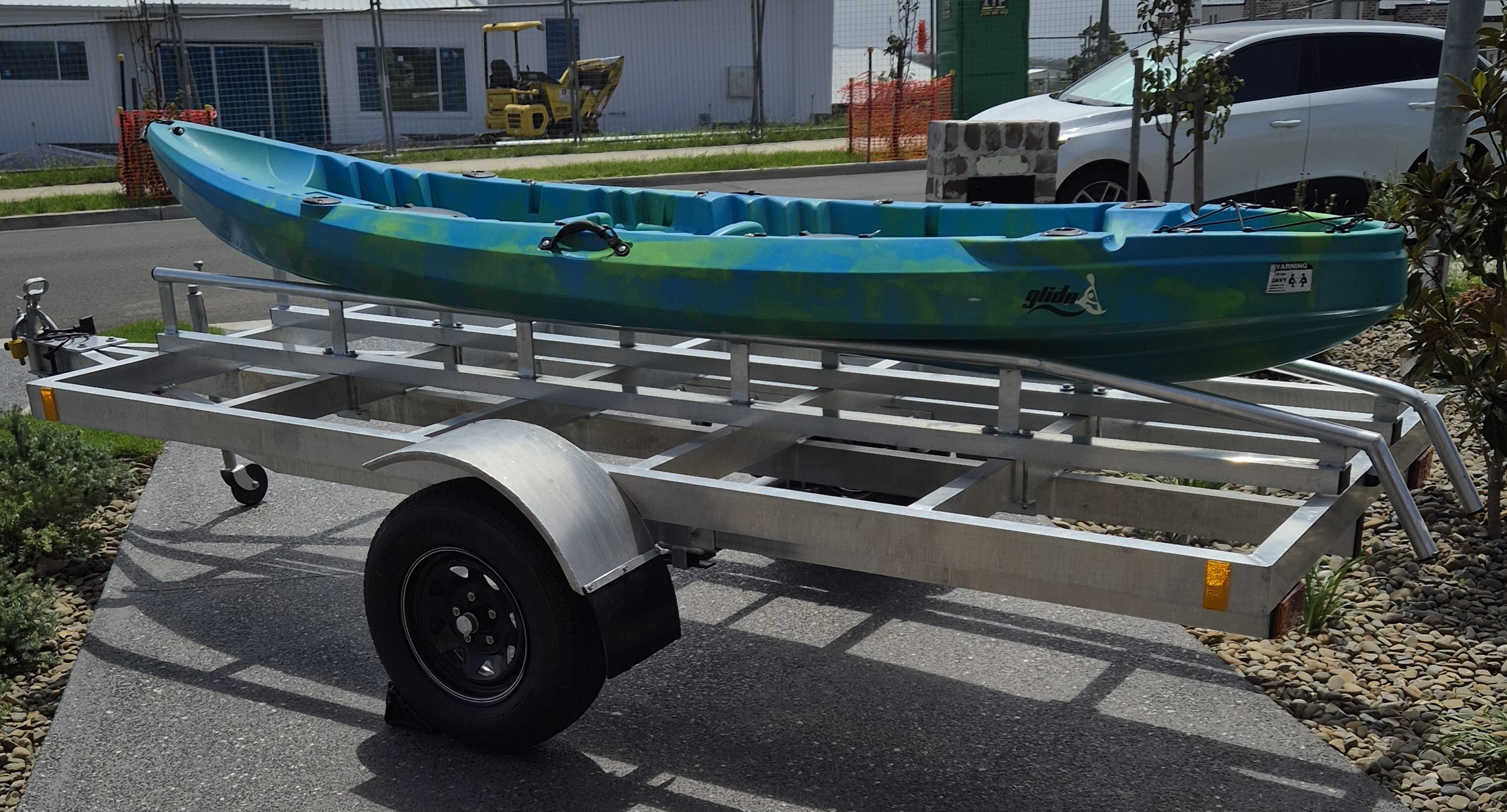 Kayak and loading system fabrication by XTRAVT